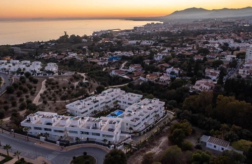 Marbella Cottage | NEWLY BUILT Townhouse w/ROOFTOP POOL in La Finca