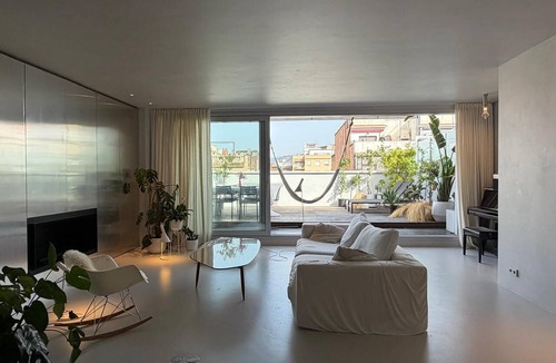 Sant Antoni Apartment | NEWLY REFURBISHED PENTHOUSE WITH TERRACE OF 130 m2 + 40 IN THE CENTER OF BARCELONA