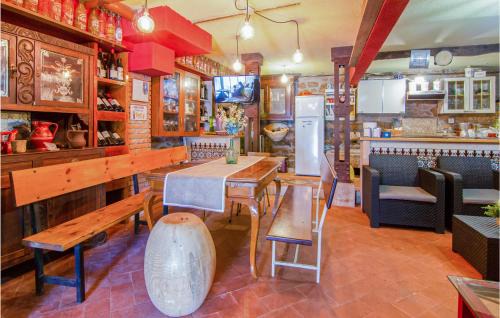 A Peroxa House | Nice Home In A Peroxa With House A Panoramic View