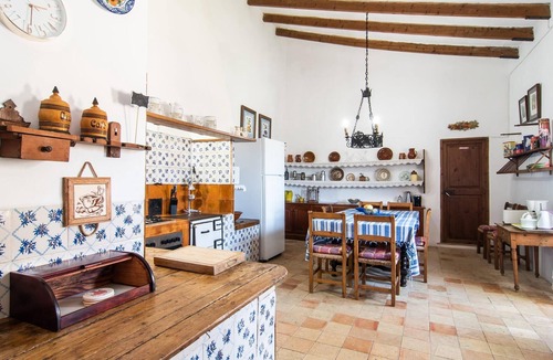 Montuiri House | Nice home in Montuiri with private swimming pool, can be inside or outside
