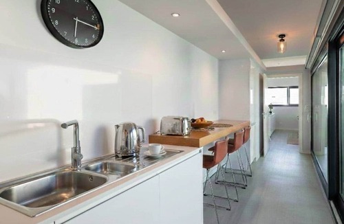 Teo Villa | Oasis in Santiago, swimming pool, garden and bus to the city center