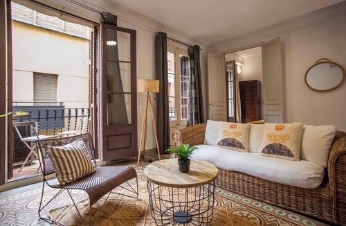 la Vila de Gracia Apartment | P2sal1071- Elegant Apartment in Carrer de Salinas