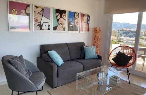 Santa Margarida Apartment | Panoramic 180 ° view on the canals, swimming pool, 6 people Rosas nature reserve