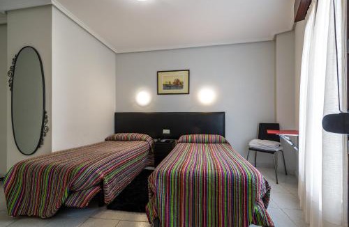 Castro Urdiales Hostel | Pensión La Mar