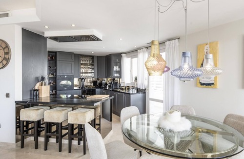Nueva Andalucia Apartment | Penthouse 3 beds, jacuzzi, pools, private parking in Marbella