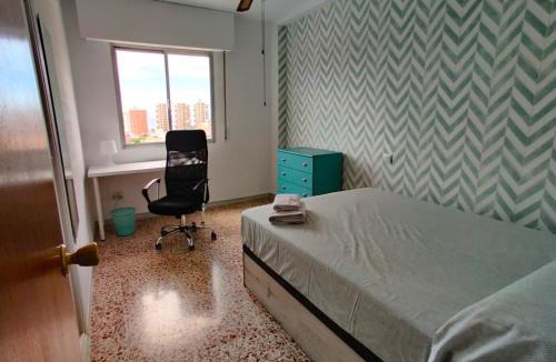Almeria Apartment | Piso cerca Playa con 2 duchas y 5 Aires Acondicionados