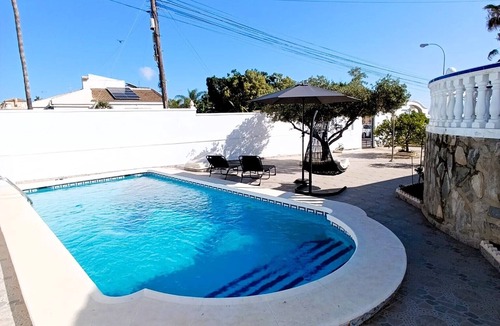 La Siesta Ski Chalet | Private Villa with Swimming pool in Torrevieja, AC &WIFI