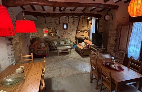 Algimia de Almonacid Cottage | Renovated house with fireplace, next to hiking trails in a natural park
