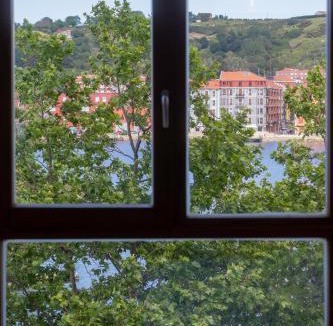 Barakaldo Apartment | Riverside Comfort Barakaldo