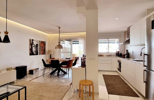 Puerto Banus Apartment | Rosies Place - Fantastic-2-bed-apartment-with-great-terrace-in-Lorcrimar V