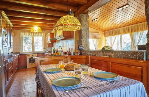 Bareyo Cottage | Rural Charm Near the Sea: Casa Íntegra in Ajo