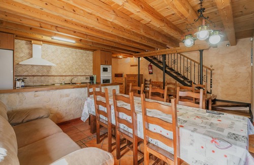 Castro de Fuentiduena House | Rural House 'Gemelas Del Duratón' with Mountain Views, Private Garden and Wi-Fi