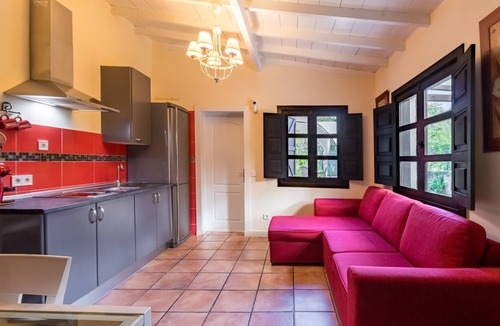 Villaescusa House | Rural House 'El Capricho de Rosmary' with Mountain Views and Private Garden