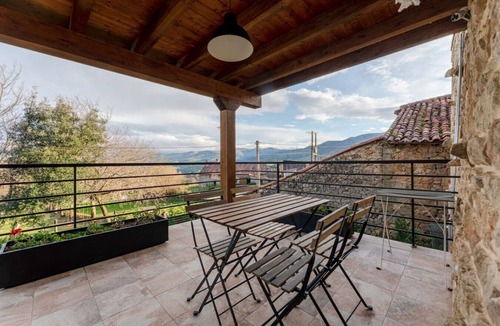 Villafufre Apartment | Sandoñana Palace | by Urban Hosting suite 5