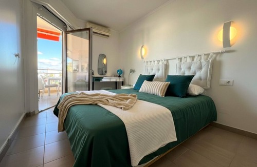 Badia de Palma Apartment | Sea View Apartment Between Forest and Beach – Cala Vinyes