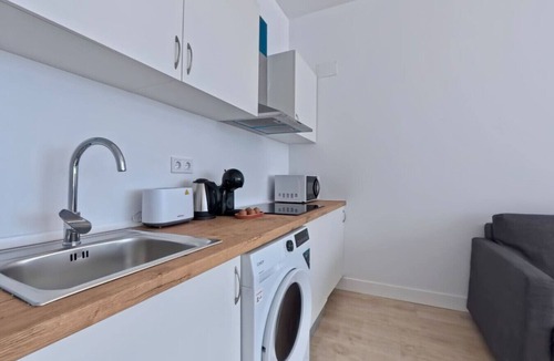Alcobendas Apartment | Solar Light & WiFi in Madrid North Business Area - 2