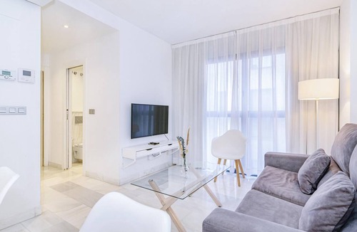 Centro - Sagrario Apartment | Spacious and modern Apartment with free parking in the heart of Granada 7