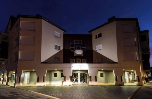 Premanon Apartment | Studio classé au centre du village