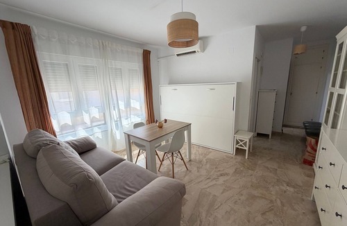 Cadiz Apartment | Studio 'San Felipe Neri Free Parking' with Sea View, Wi-Fi, and Air Conditioning