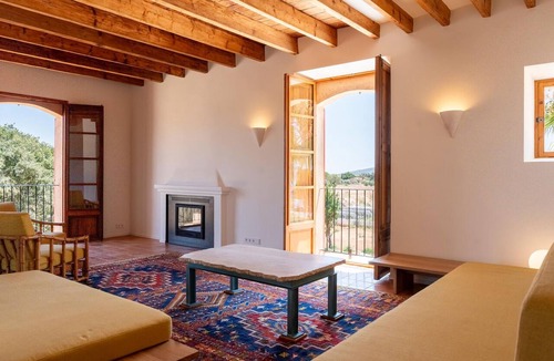 Santa Maria del Cami House | Stunning home in Santa Maria