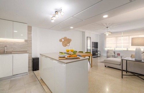Castellana Apartment | Stylish and Bright Flat in Salamanca District
