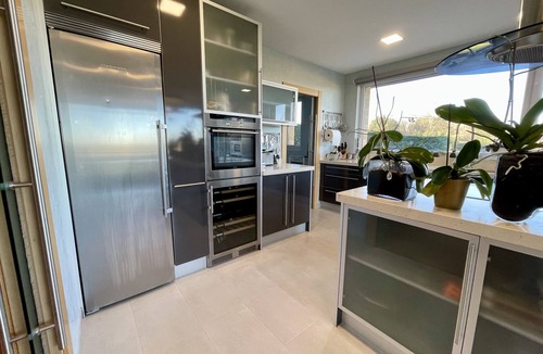 Maono Villa | Stylish Host -Deluxe Villa close to beaches and Santander