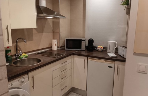 Plaza de Toros Vieja Apartment | Suncity Salitre I bedroom (3A) | Near Train Station