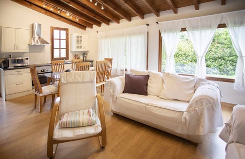Parres Municipality House | the megustarural orchard
