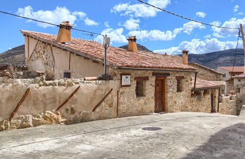 Ejulve Cottage | Twin room-Private Bathroom-Mountain view-Azul