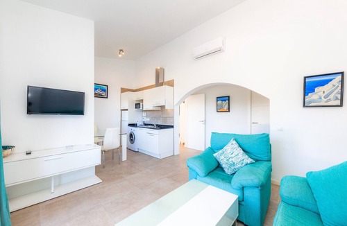 Mal Pas-Bon Aire House | Vacation Apartments 'Trevol Suits' with Sea Views, Wi-Fi, Air Conditioning, Sleeps 7