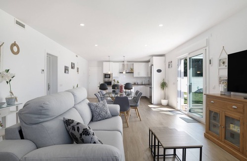 Campano House | Vacation Home "Marta's Paradise" with Private Pool, Private Terrace & Wi-Fi