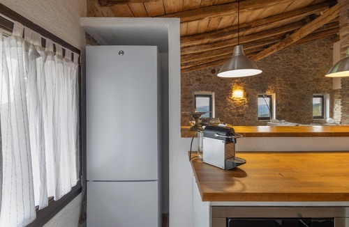 Ogassa House | Vacation Home 'La Rosa' with Mountain View, Shared Garden, and Wi-Fi