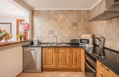 Pollensa House | Vacation Home Ca la Pradina in the Centre with Garden, Pool, Wi-Fi & Terrace