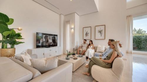 Golden Mile Villa | VACATION MARBELLA I Villa Velazquez, Newly-Built, Best Location in Marbella, 150m to the Beach, Heated Pool, Golden Mile, BBQ, World-Class Dining