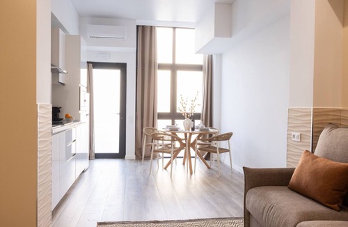 Safranar Apartment | Valencia Urban Suite VII | 4 Guests | A/C & Wi-Fi | Near the City Center