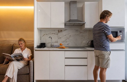 Safranar Apartment | Valencia Urban Suite VI | 4 Guests | A/C & Wi-Fi | Near the City Center