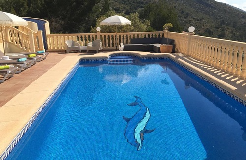 Jalon Villa | Villa Almazara