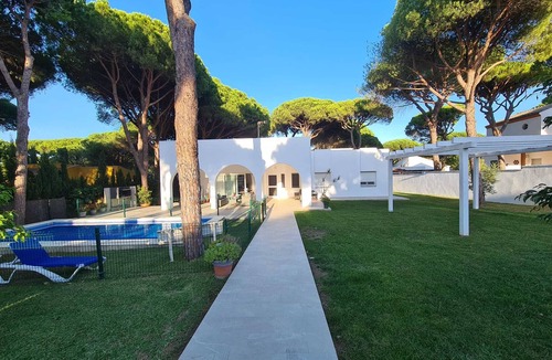 Cabo Roche Ski Chalet | Villa mit Privatem Pool in Roche, Conil de la Frontera, Spanien für 8 Personen