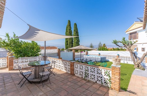 Alhaurin de la Torre House | Villa Namasté with Pool, Terraces, Near Beaches and Málaga Airport
