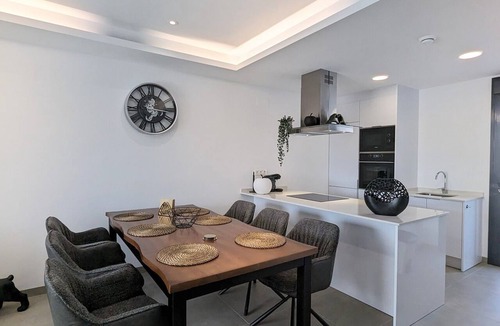 Los Montesinos Villa | Villa 'R-40-4 New Build in the Center' with Private Pool, Wi-Fi & Air Conditioning