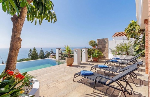 Salobrena Villa | Villa Tropical with private heated pool