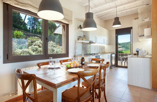Vallgorguina Villa | Villa 'Vora Cel' with Mountain View, Private Pool and Wi-Fi