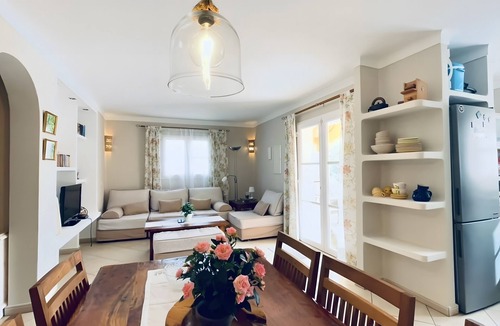 Llucmajor House | Well-kept holiday home with pool, terrace, garden, Wi-Fi, air conditioning & parking