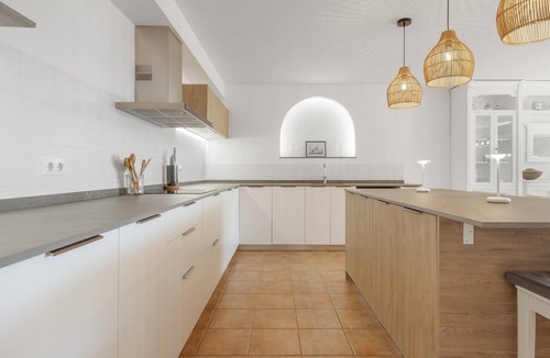 Tamarit House | Your Exclusive Seaside Oasis: 180m² Duplex, 4 Bedrooms (8 Guests), 3.5 Bathrooms