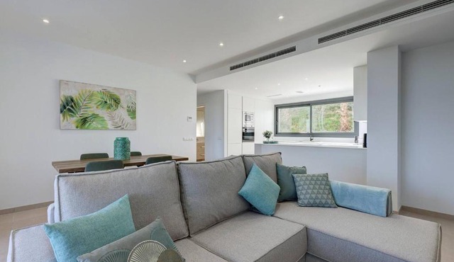 085 Modern Apartment in Trendy La Cala Golf Resort