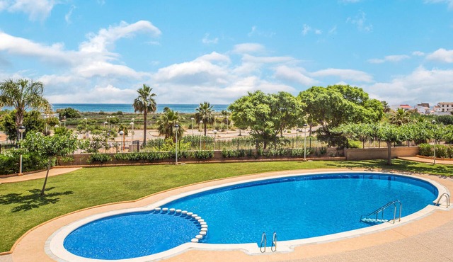 2 bedroom beach front apartment in Cabanes