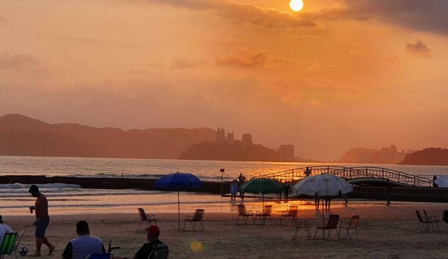 500 meters from Embaré beach, Santos (canal 5) in Santos
