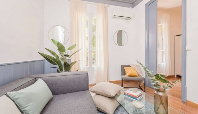 Acomodis Apartments - Nice 12-Bedroom GroupFlat 6-Baths Barcelona Eixample 23ppl