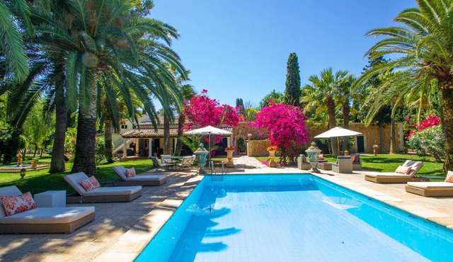 Amazing home in Binissalem with private swimming pool, can be inside or outside