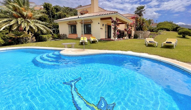 Andalusian style villa with stunning views. PAX 6. FREE WIFI